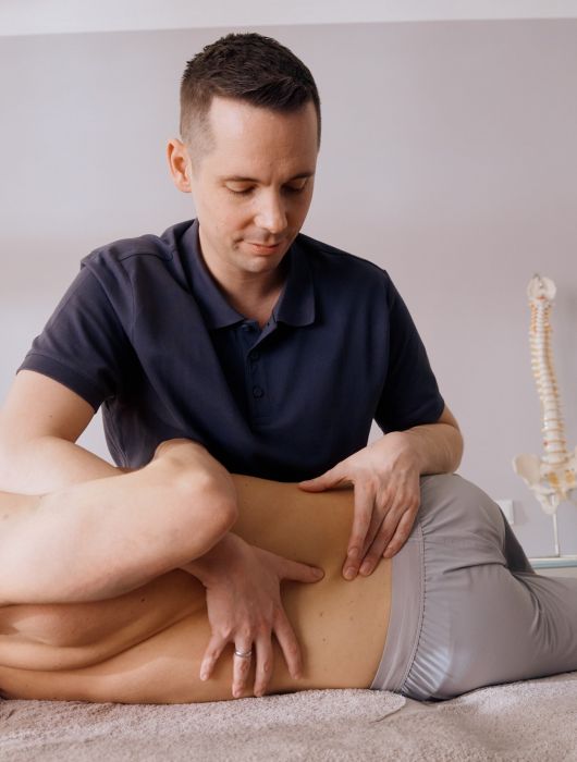 Manuelle Therapie der Wirbelsäule in Physiotherapie Praxis