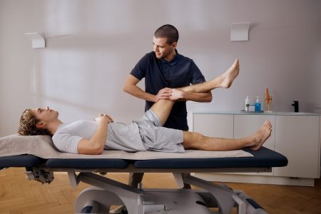 Manuelle Therapie und Physiotherapie des Kniegelenks in einer Privatpraxis für Physiotherapie in München Schwabing